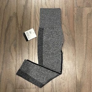 NWT Senita Athletics Seamless Capri Leggings - Size XS